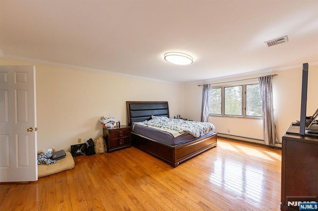 81 Crescent Avenue, Mahwah, NJ 07430