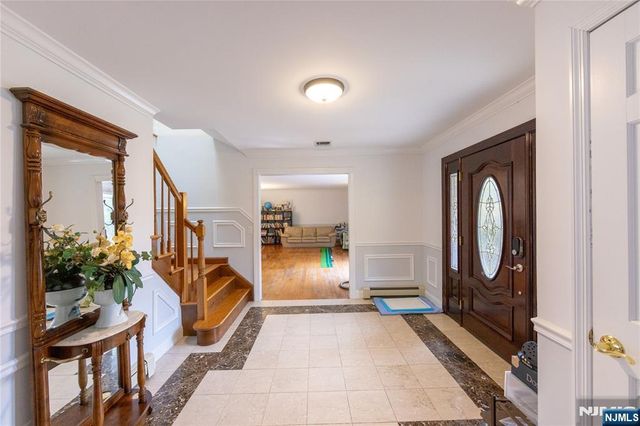 81 Crescent Avenue, Mahwah, NJ 07430