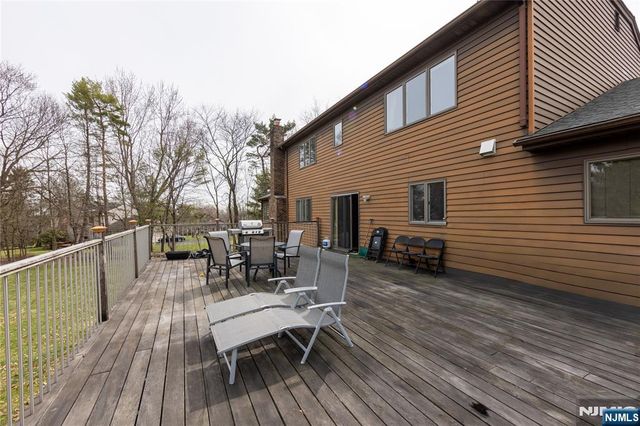 81 Crescent Avenue, Mahwah, NJ 07430