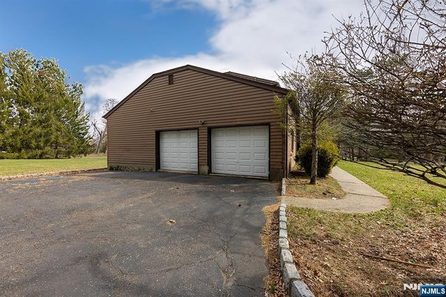 81 Crescent Avenue, Mahwah, NJ 07430