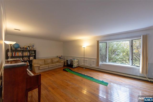 81 Crescent Avenue, Mahwah, NJ 07430