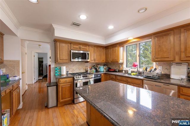 81 Crescent Avenue, Mahwah, NJ 07430