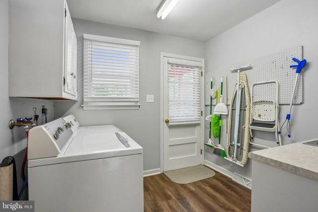 6 WOODLAND AVE, Medford, NJ 08055