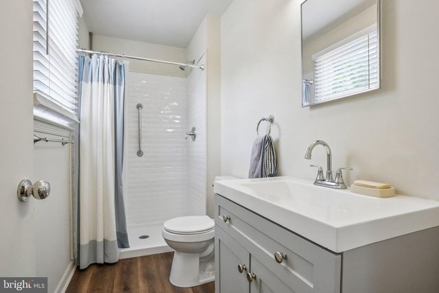 6 WOODLAND AVE, Medford, NJ 08055
