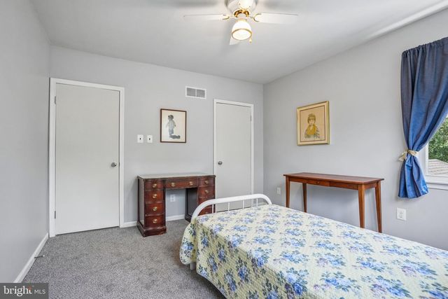 6 WOODLAND AVE, Medford, NJ 08055