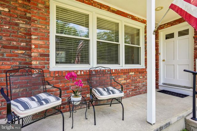 6 WOODLAND AVE, Medford, NJ 08055