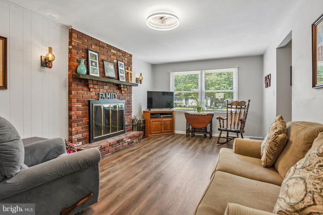 6 WOODLAND AVE, Medford, NJ 08055