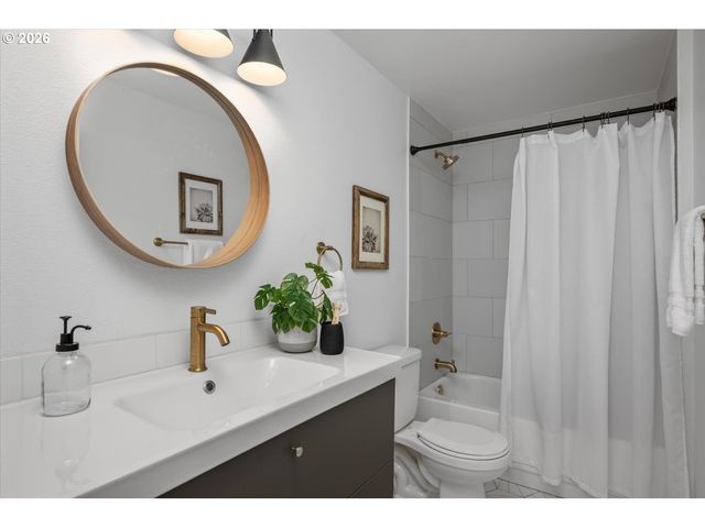 2740 LANCASTER St, West Linn, OR 97068
