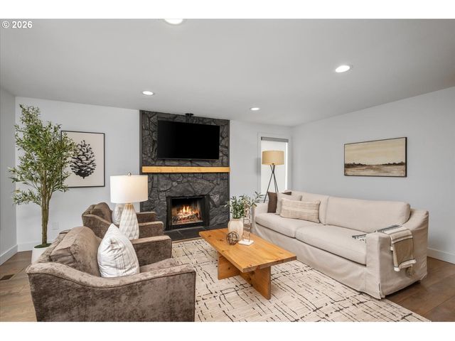 2740 LANCASTER St, West Linn, OR 97068