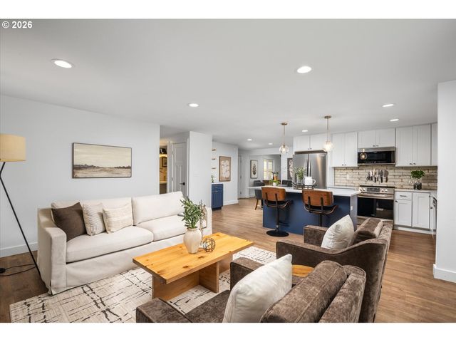 2740 LANCASTER St, West Linn, OR 97068