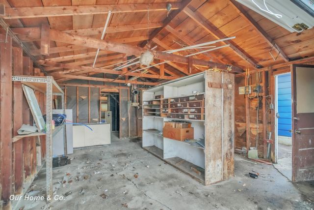 4637 S Gregory Street, Buena Vista Twp, MI 48601