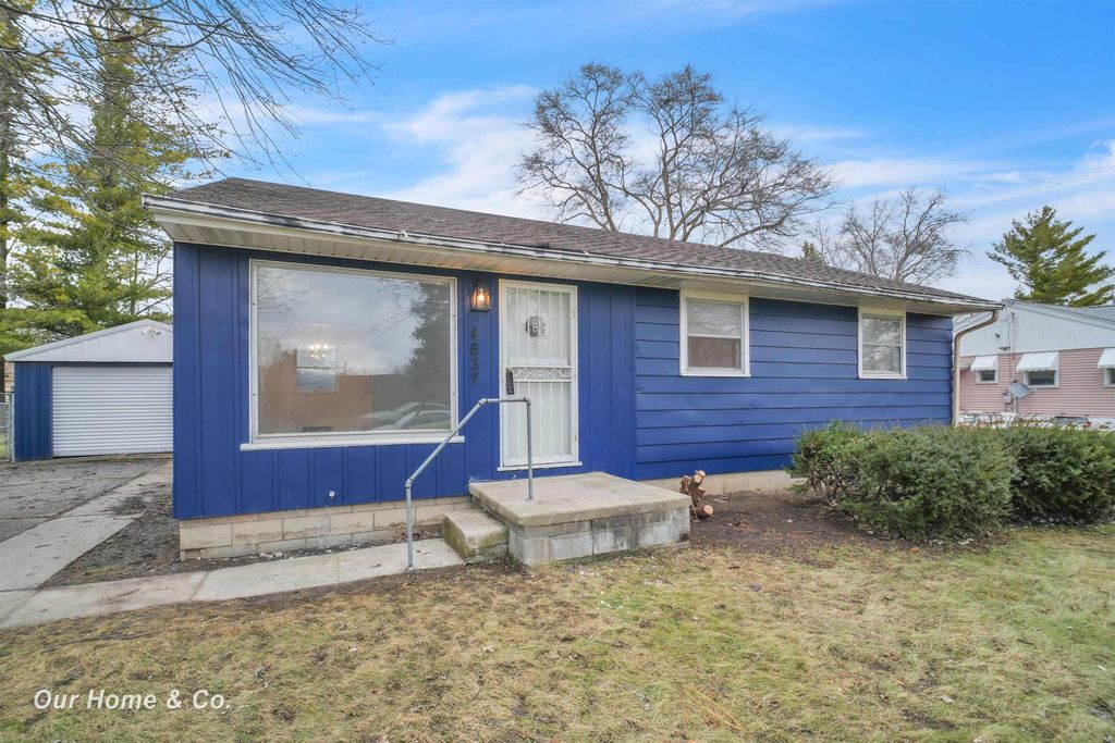 4637 S Gregory Street, Buena Vista Twp, MI 48601