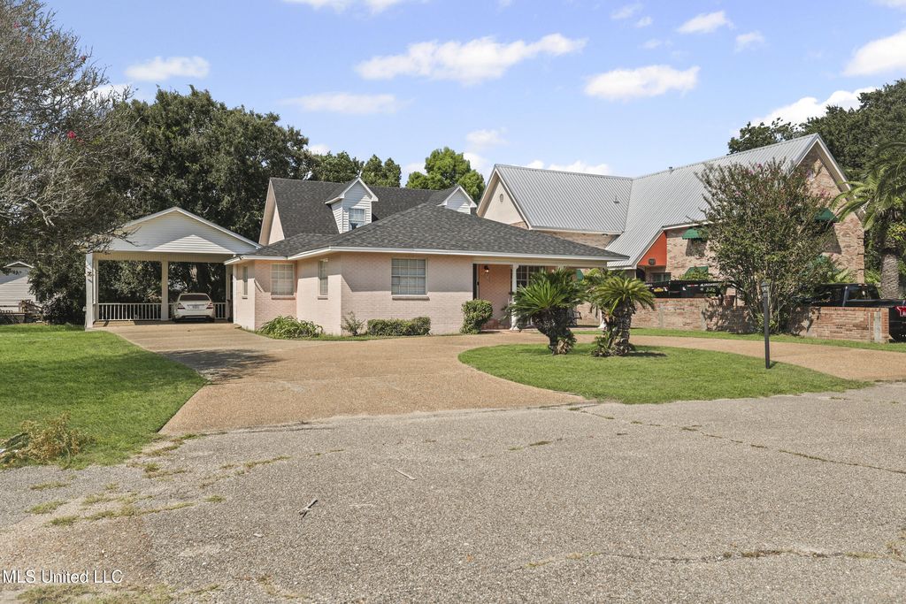 1910 Schencks Street, Biloxi, MS 39531