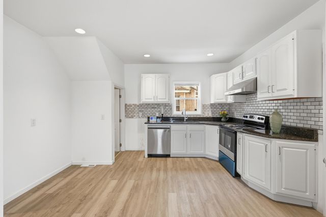 1317 John Street, Kalamazoo City, MI 49001