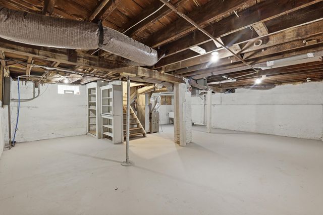 1317 John Street, Kalamazoo City, MI 49001