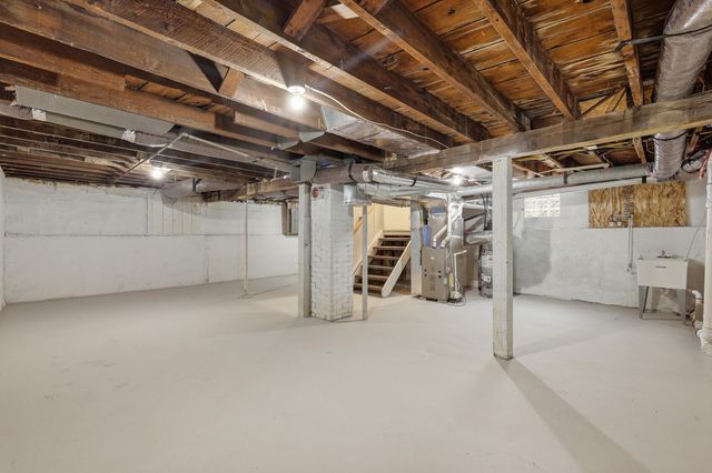 1317 John Street, Kalamazoo City, MI 49001