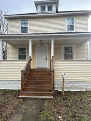 1317 John Street, Kalamazoo City, MI 49001