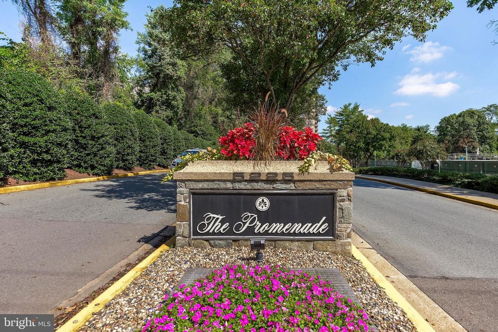 5225 POOKS HILL RD #1017S, Bethesda, MD 20814