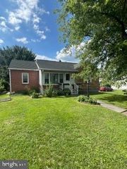 1338 WINCHESTER AVE, Martinsburg, WV 25405