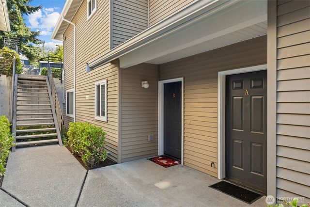 5952 Fauntleroy Way SW, Seattle, WA 98136