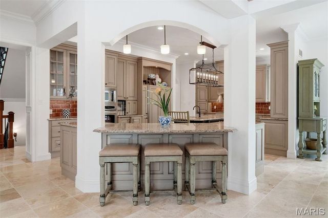 14 Brookwood Road, St Louis, MO 63131