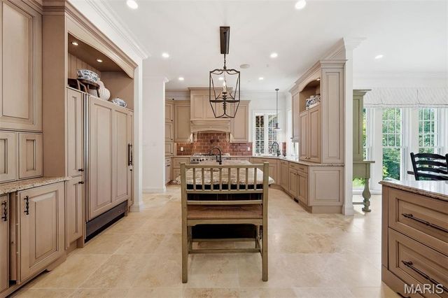 14 Brookwood Road, St Louis, MO 63131