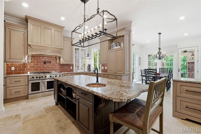 14 Brookwood Road, St Louis, MO 63131