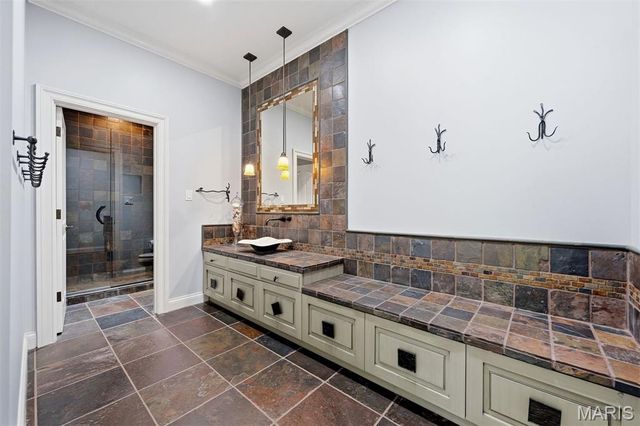 14 Brookwood Road, St Louis, MO 63131