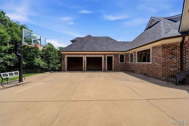 14 Brookwood Road, St Louis, MO 63131