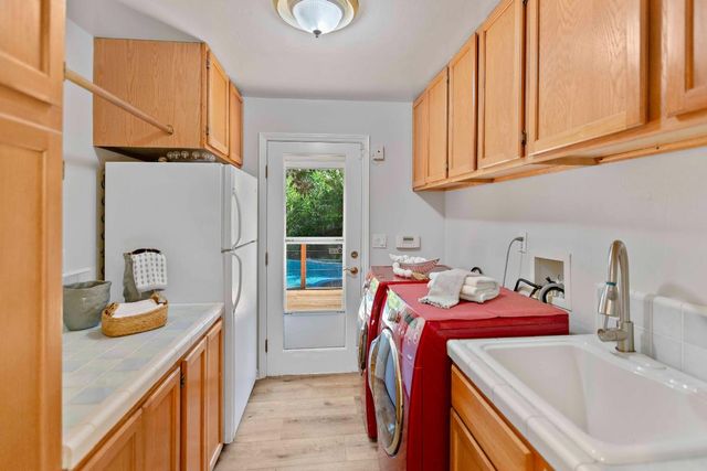 23444 Skyview Terrace, Los Gatos, CA 95033