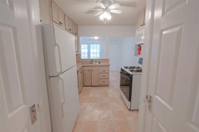 3900 Dexter Avenue 3902, Fort Worth, TX 76107