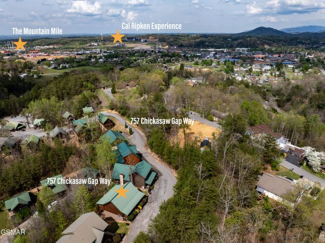 757 Chickasaw Gap Way, Pigeon Forge, TN 37863