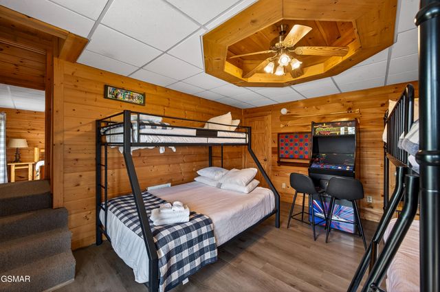 757 Chickasaw Gap Way, Pigeon Forge, TN 37863
