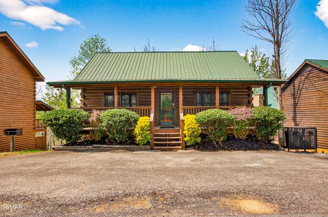 757 Chickasaw Gap Way, Pigeon Forge, TN 37863