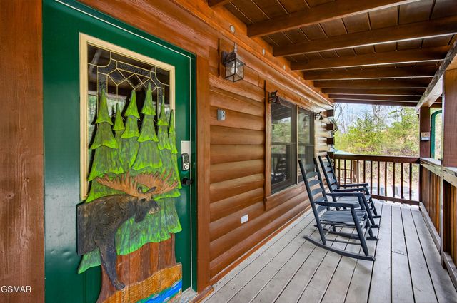 757 Chickasaw Gap Way, Pigeon Forge, TN 37863