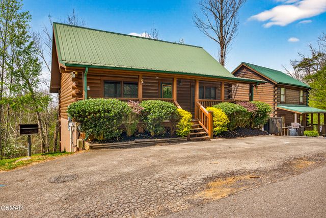 757 Chickasaw Gap Way, Pigeon Forge, TN 37863
