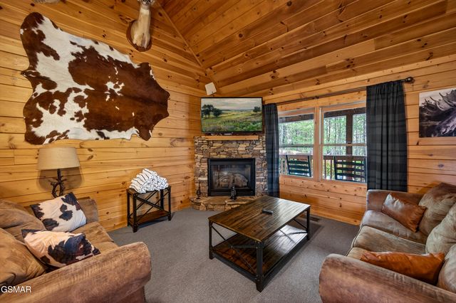 757 Chickasaw Gap Way, Pigeon Forge, TN 37863