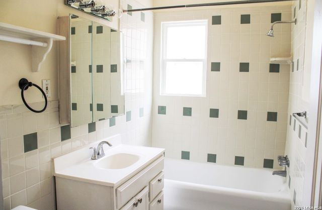 311 E Rosewood Ave Apt 102, San Antonio, TX 78212