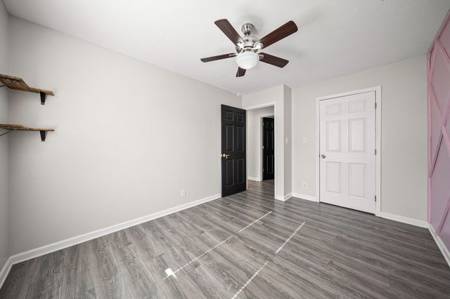 414 Donna Dr, Clarksville, TN 37042