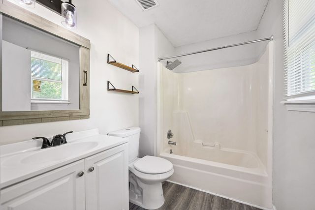 414 Donna Dr, Clarksville, TN 37042