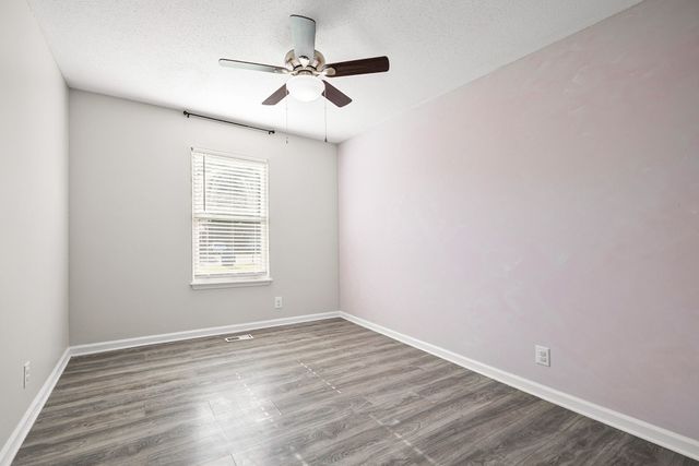 414 Donna Dr, Clarksville, TN 37042