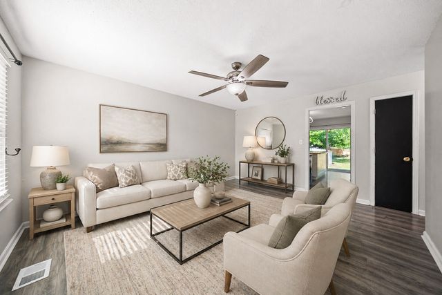 414 Donna Dr, Clarksville, TN 37042