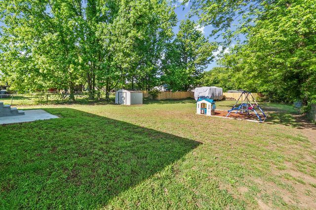 414 Donna Dr, Clarksville, TN 37042