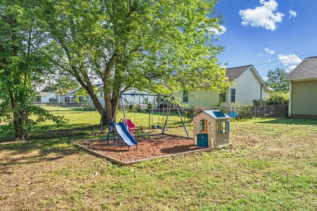 414 Donna Dr, Clarksville, TN 37042