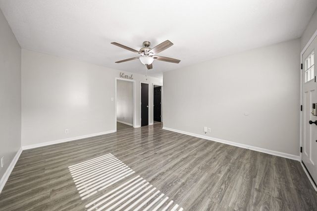414 Donna Dr, Clarksville, TN 37042