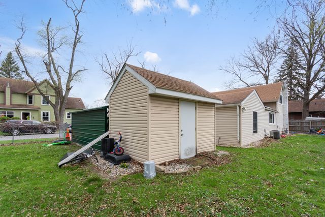 656 S 4th Street, Chesterton, IN 46304