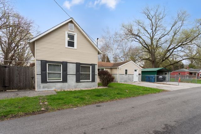 656 S 4th Street, Chesterton, IN 46304