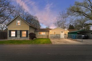 656 S 4th Street, Chesterton, IN 46304