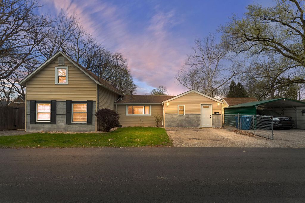 656 S 4th Street, Chesterton, IN 46304