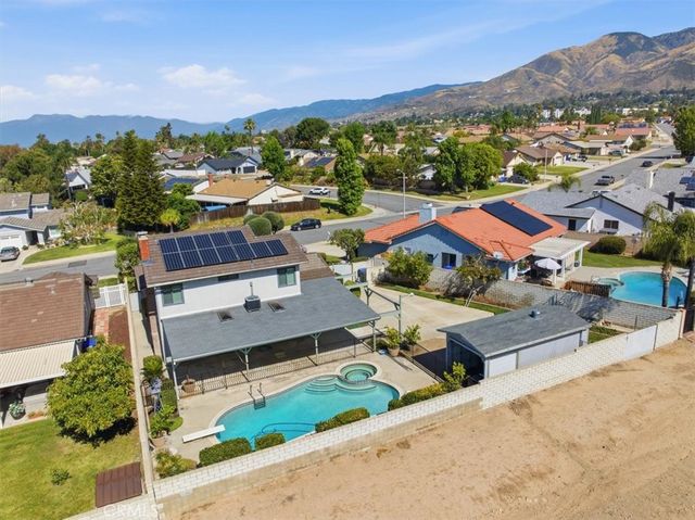 7003 Grove, Highland, CA 92346